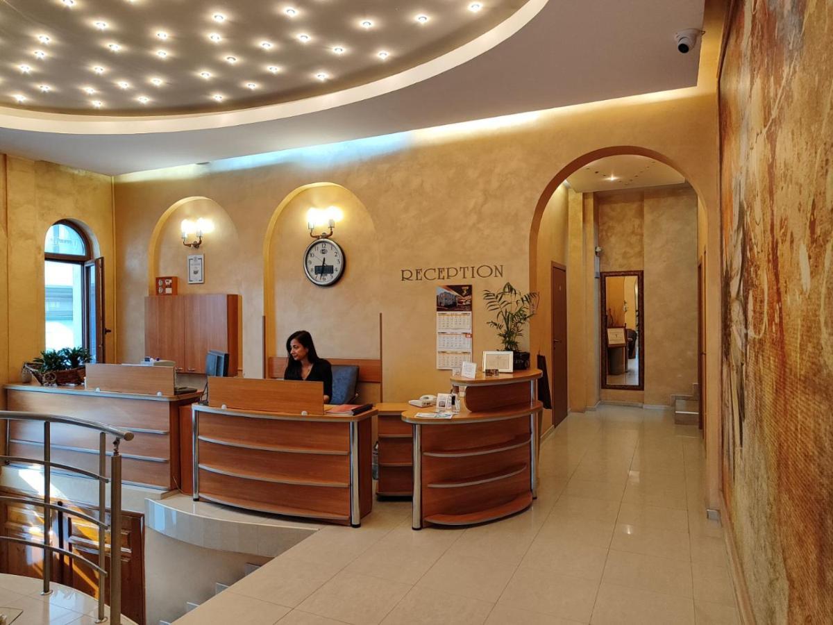 Семеен Хотел "Булаир" Burgas Exterior photo