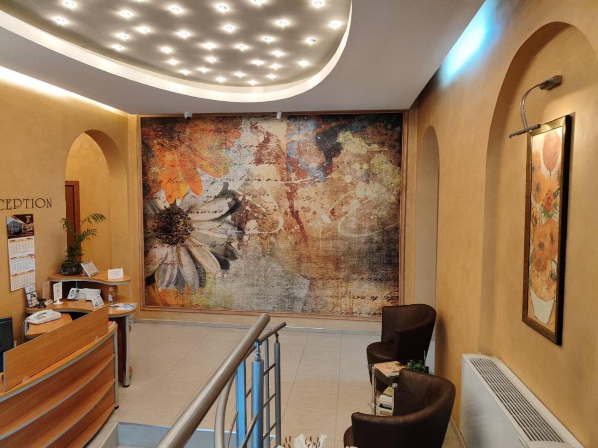 Семеен Хотел "Булаир" Burgas Exterior photo