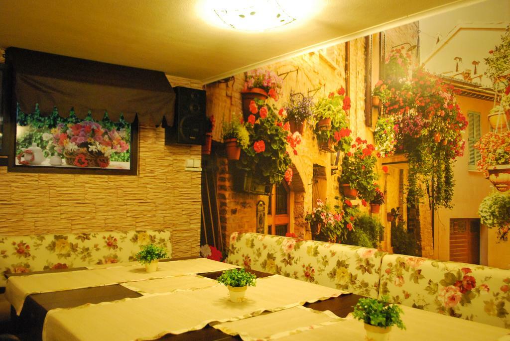 Семеен Хотел "Булаир" Burgas Exterior photo